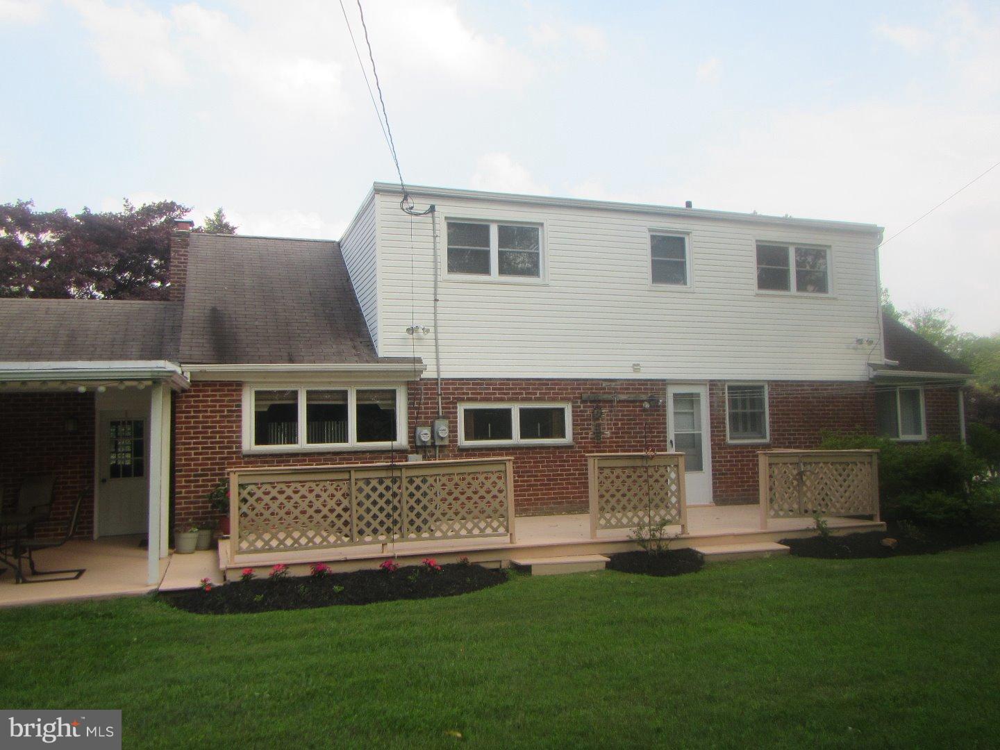 2036 Pine Road Huntingdon Valley, PA 19006 - Photo 5 of 11 Gallery Image 5