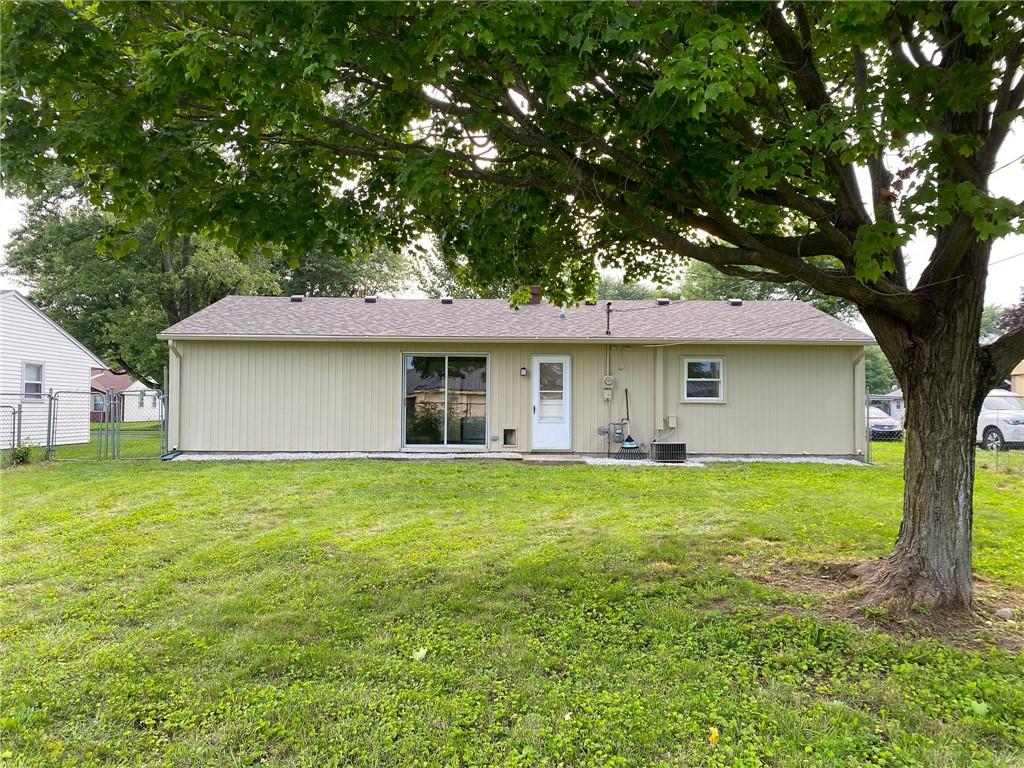1808 Raintree Drive Anderson, IN 46011 - Photo 3 of 22 Gallery Image 3