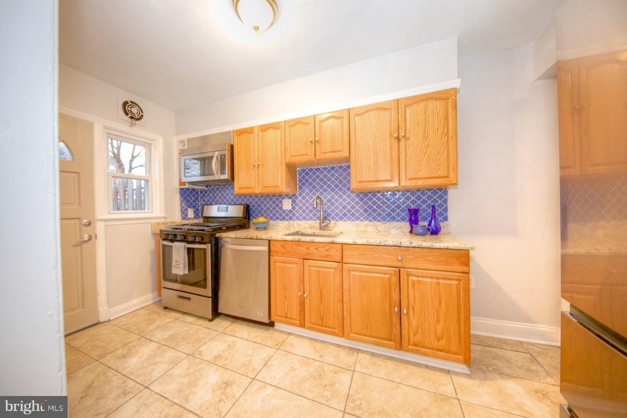 6217 Leith Walk Baltimore, MD 21239 - Photo 10 of 30 Kitchen