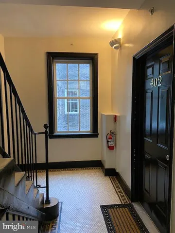 a view of livingroom with furniture