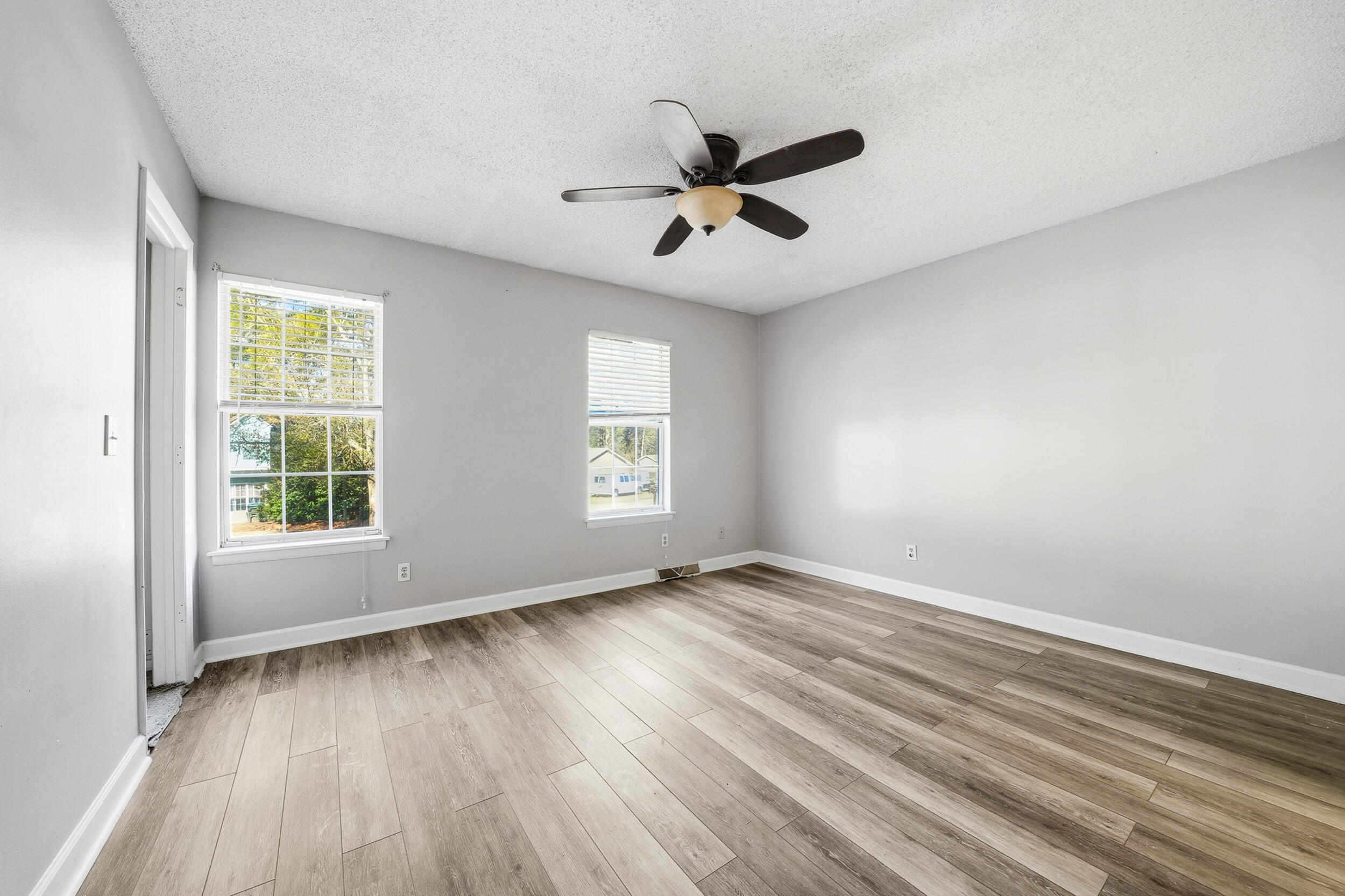 203 Weber Road, Unit B Summerville, SC 29483 - Photo 16 of 24 dsc08554