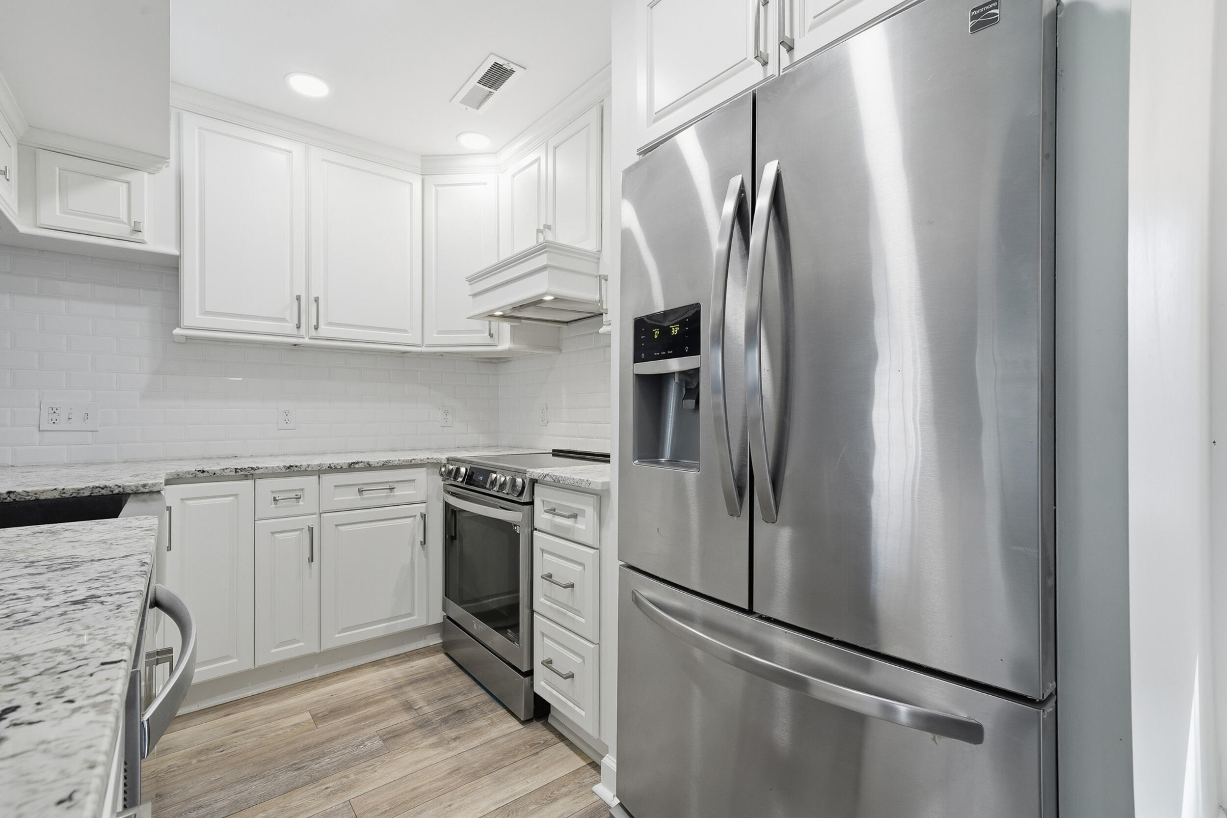 203 Weber Road, Unit B Summerville, SC 29483 - Photo 10 of 24 dsc08530