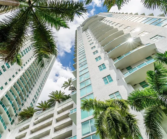 $3,800 | 31 Southeast 5th Street, Unit 1911, Miami, FL 33131