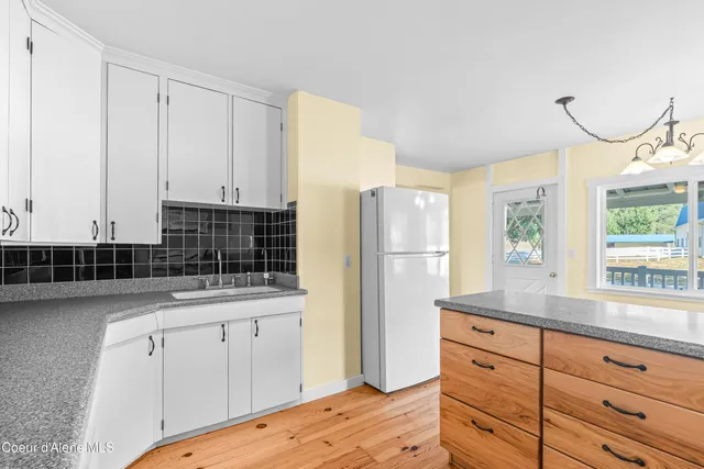 $1,325,000 | 17778 East Canary Creek Road, Cataldo, ID 83810