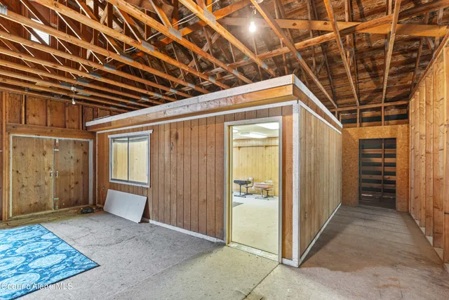 $1,325,000 | 17778 East Canary Creek Road, Cataldo, ID 83810