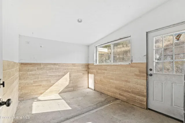 $1,325,000 | 17778 East Canary Creek Road, Cataldo, ID 83810