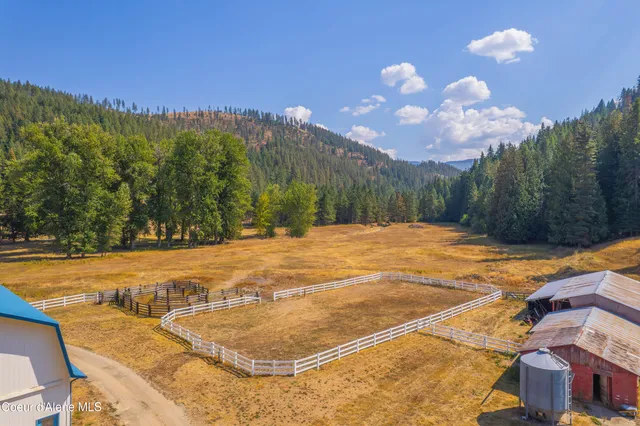 $1,325,000 | 17778 East Canary Creek Road, Cataldo, ID 83810