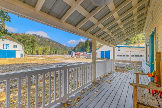 $1,325,000 | 17778 East Canary Creek Road, Cataldo, ID 83810