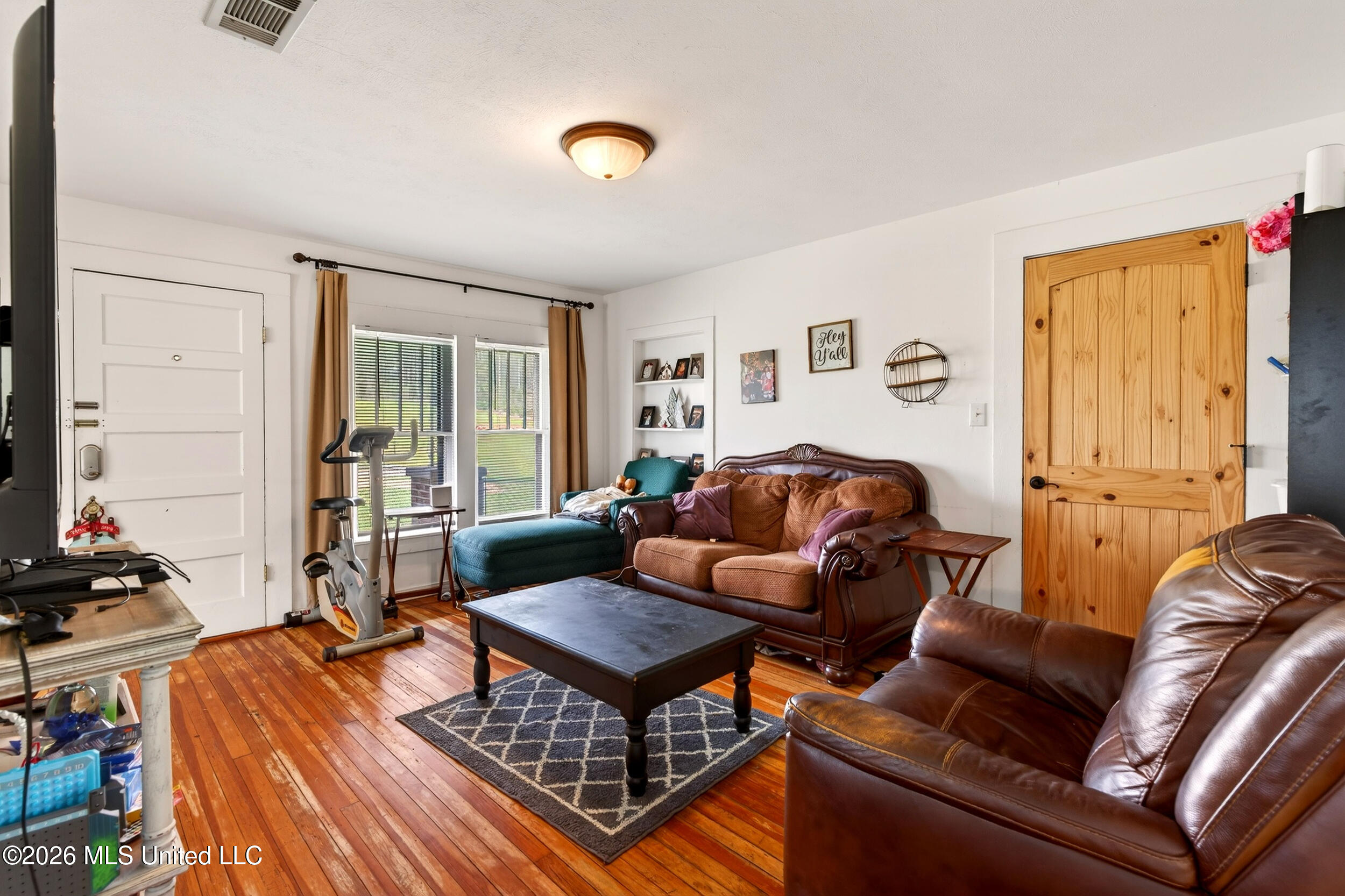 554 Homer Ladner Road Poplarville, MS 39470 - Photo 12 of 68 12_livingroom 2