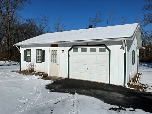 $299,900 | 2838 Kendall Road, Murray, NY 14470