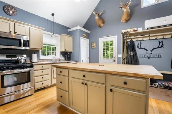 $439,900 | 164 Holbrook Hill Road, Stratford, NH 03590