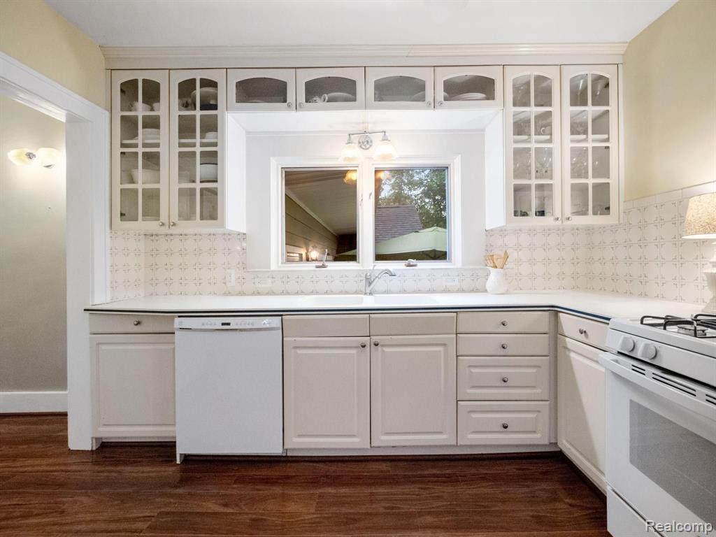1072 Ridgedale Avenue Birmingham, MI 48009 - Photo 15 of 51