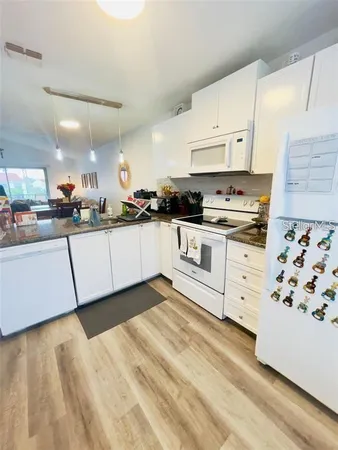 $1,600 | 2500 Woodgate Boulevard, Unit 203, Orlando, FL 32822