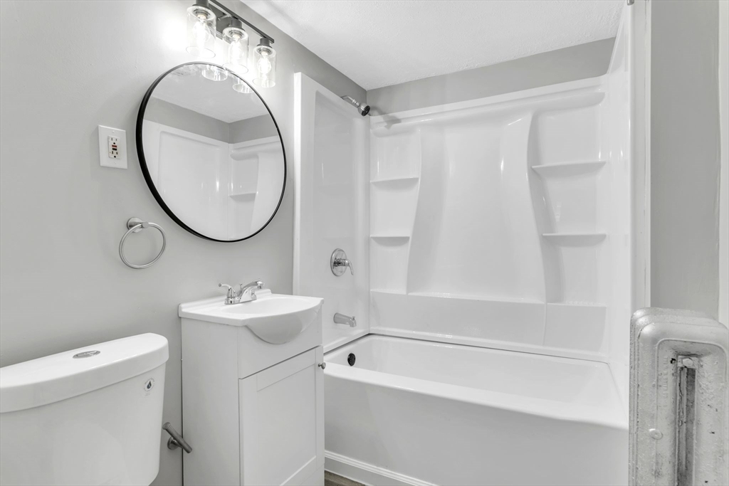17-19 Laurel Street Springfield, MA 01107 - Photo 22 of 42 Gallery Image 22