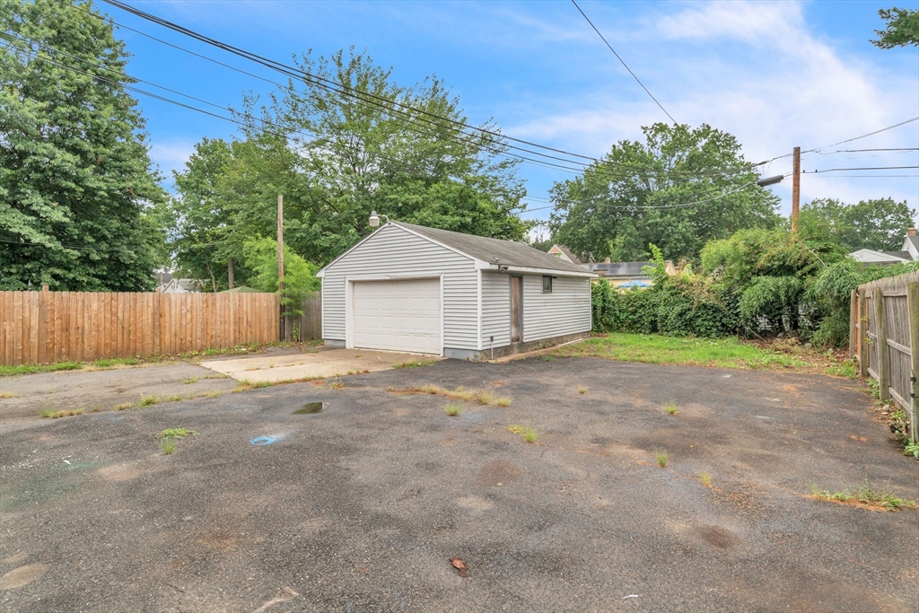 17-19 Laurel Street Springfield, MA 01107 - Photo 39 of 42 Gallery Image 39