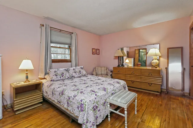 $389,900 | 25 Glen Drive, Ansonia, CT 06401