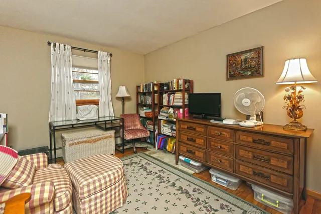 $389,900 | 25 Glen Drive, Ansonia, CT 06401