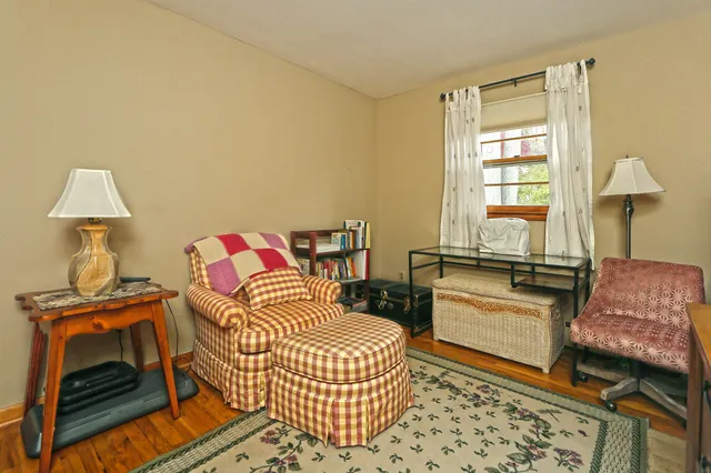 $389,900 | 25 Glen Drive, Ansonia, CT 06401