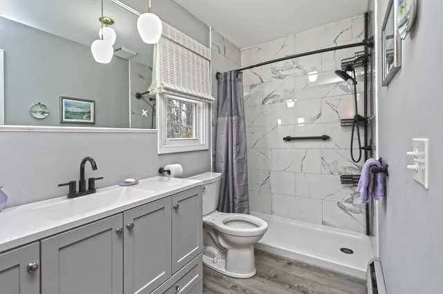 $389,900 | 25 Glen Drive, Ansonia, CT 06401