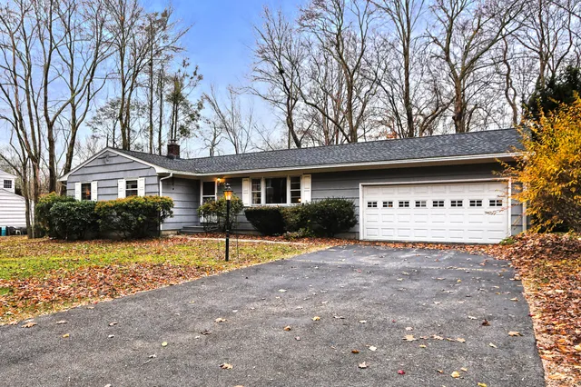 $389,900 | 25 Glen Drive, Ansonia, CT 06401