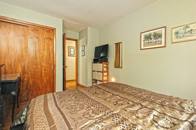 $389,900 | 25 Glen Drive, Ansonia, CT 06401