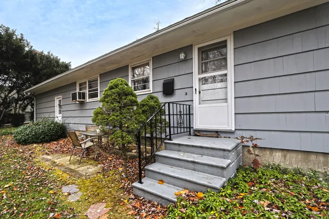 $389,900 | 25 Glen Drive, Ansonia, CT 06401