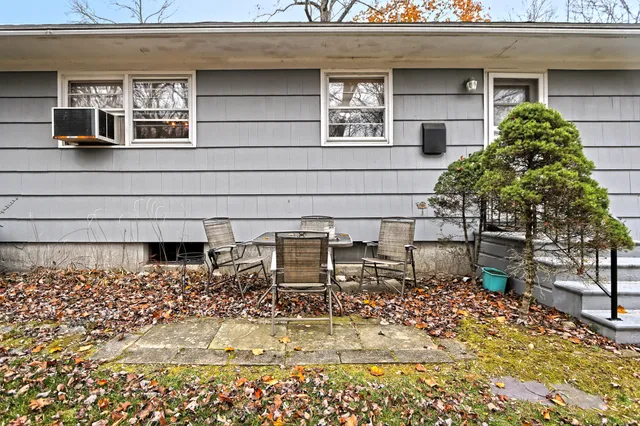 $389,900 | 25 Glen Drive, Ansonia, CT 06401