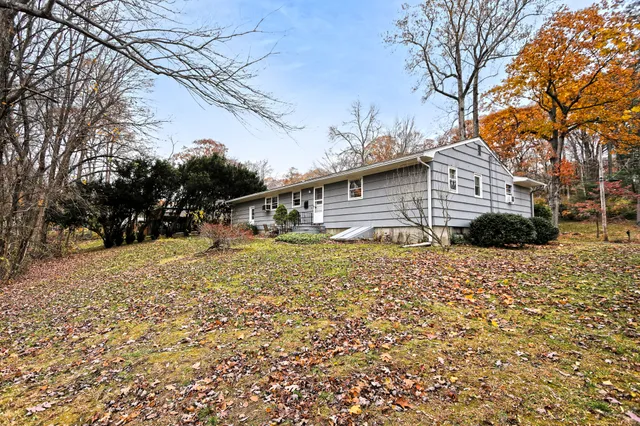 $389,900 | 25 Glen Drive, Ansonia, CT 06401