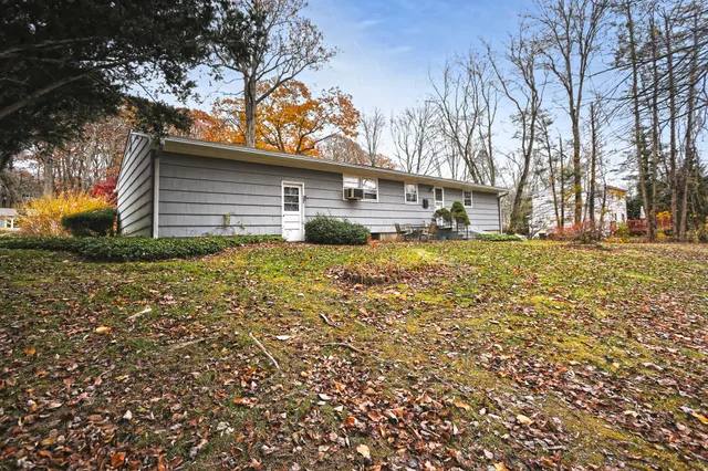 $389,900 | 25 Glen Drive, Ansonia, CT 06401