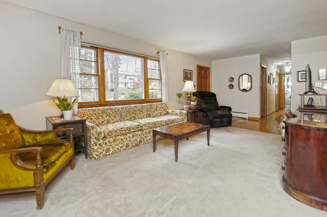 $389,900 | 25 Glen Drive, Ansonia, CT 06401