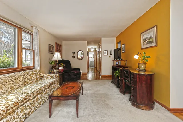 $389,900 | 25 Glen Drive, Ansonia, CT 06401