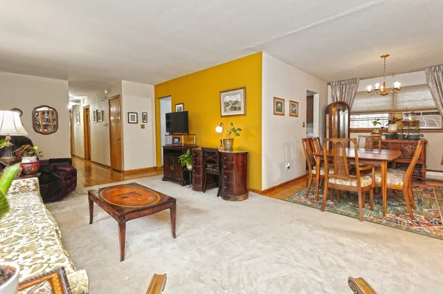 $389,900 | 25 Glen Drive, Ansonia, CT 06401