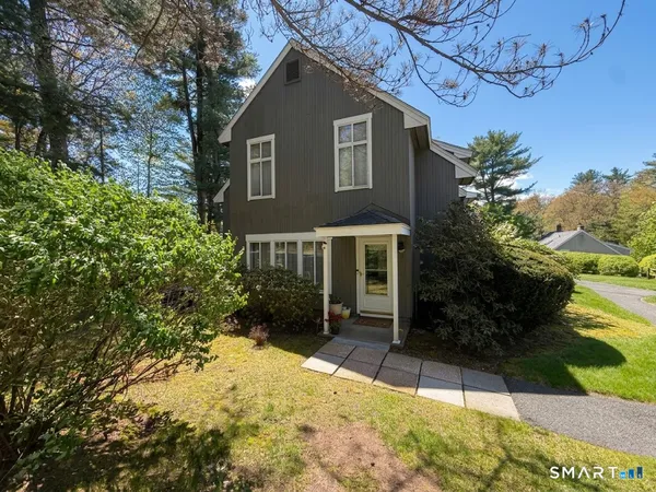 $299,000 | 1 Partridge Court, Unit 1, Simsbury, CT 06070