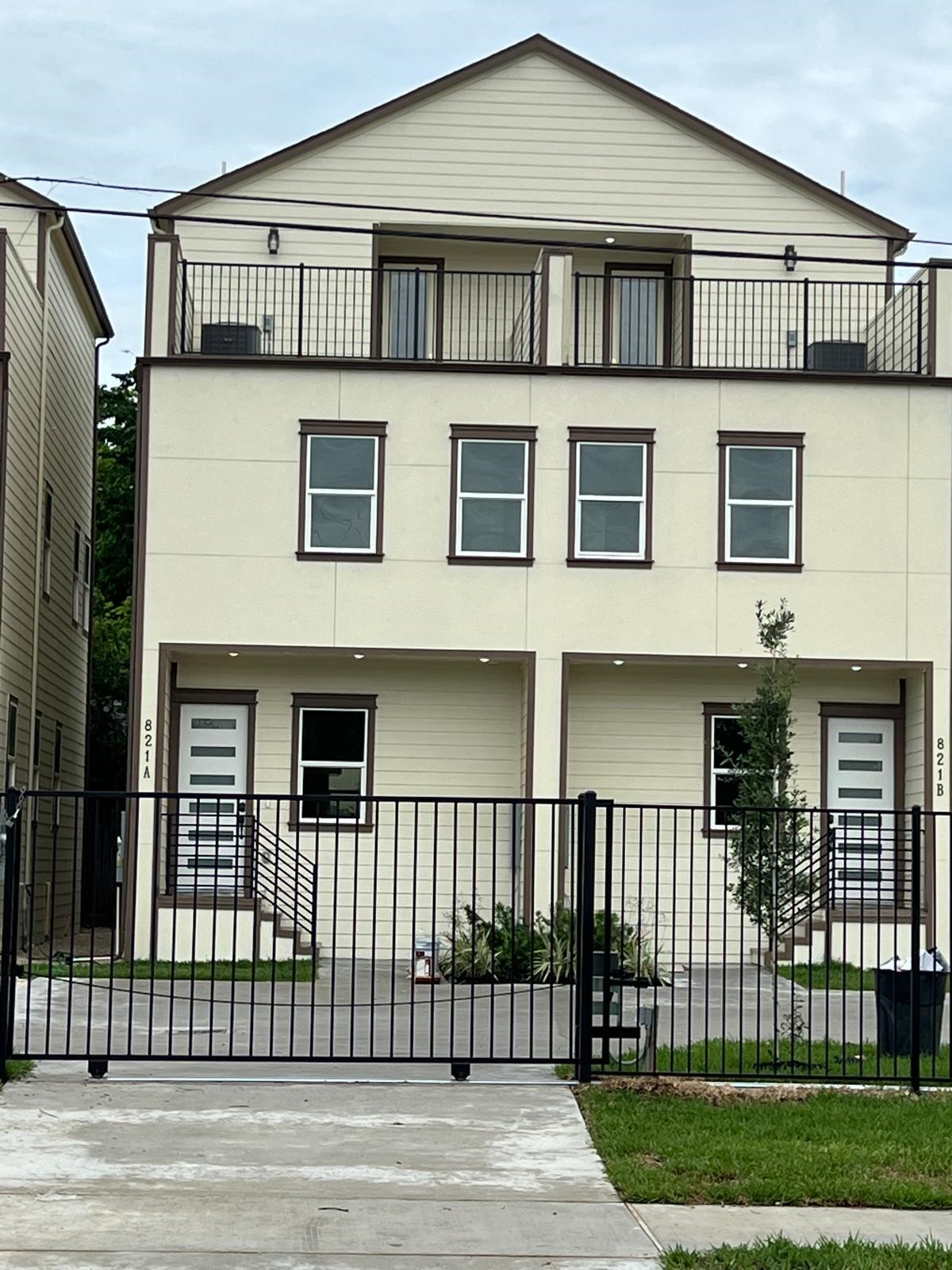 823 North Loop Houston, TX 77022 - Photo 1 of 23