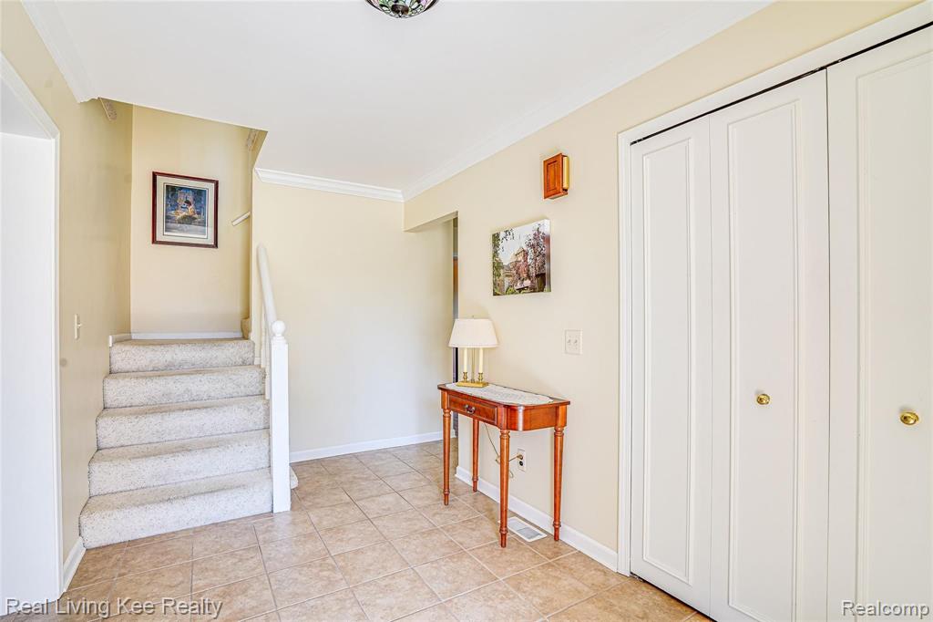 820 Downhill Lane Rochester Hills, MI 48307 - Photo 5 of 43