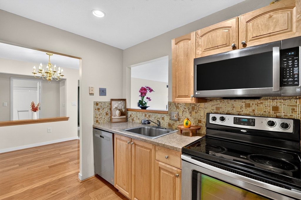 269 Cambridge Road, Unit 608 Woburn, MA 01801 - Photo 5 of 38