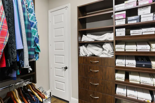 a view of walk in closet