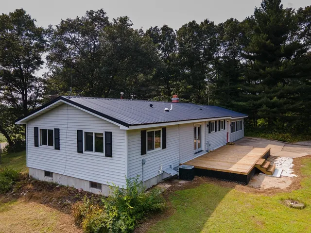 $325,000 | N5914 15th Avenue, Wild Rose, WI 54984