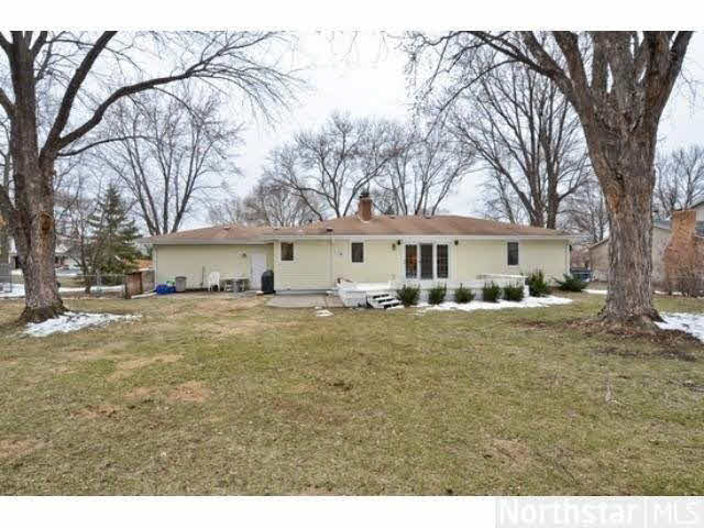 9525 Yosemite Road Bloomington, MN 55437 - Photo 2 of 3