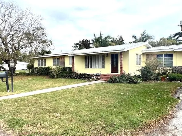 $425,000 | 2316 Bacom Point Road, Pahokee, FL 33476