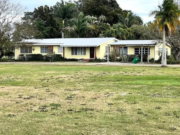 $425,000 | 2316 Bacom Point Road, Pahokee, FL 33476