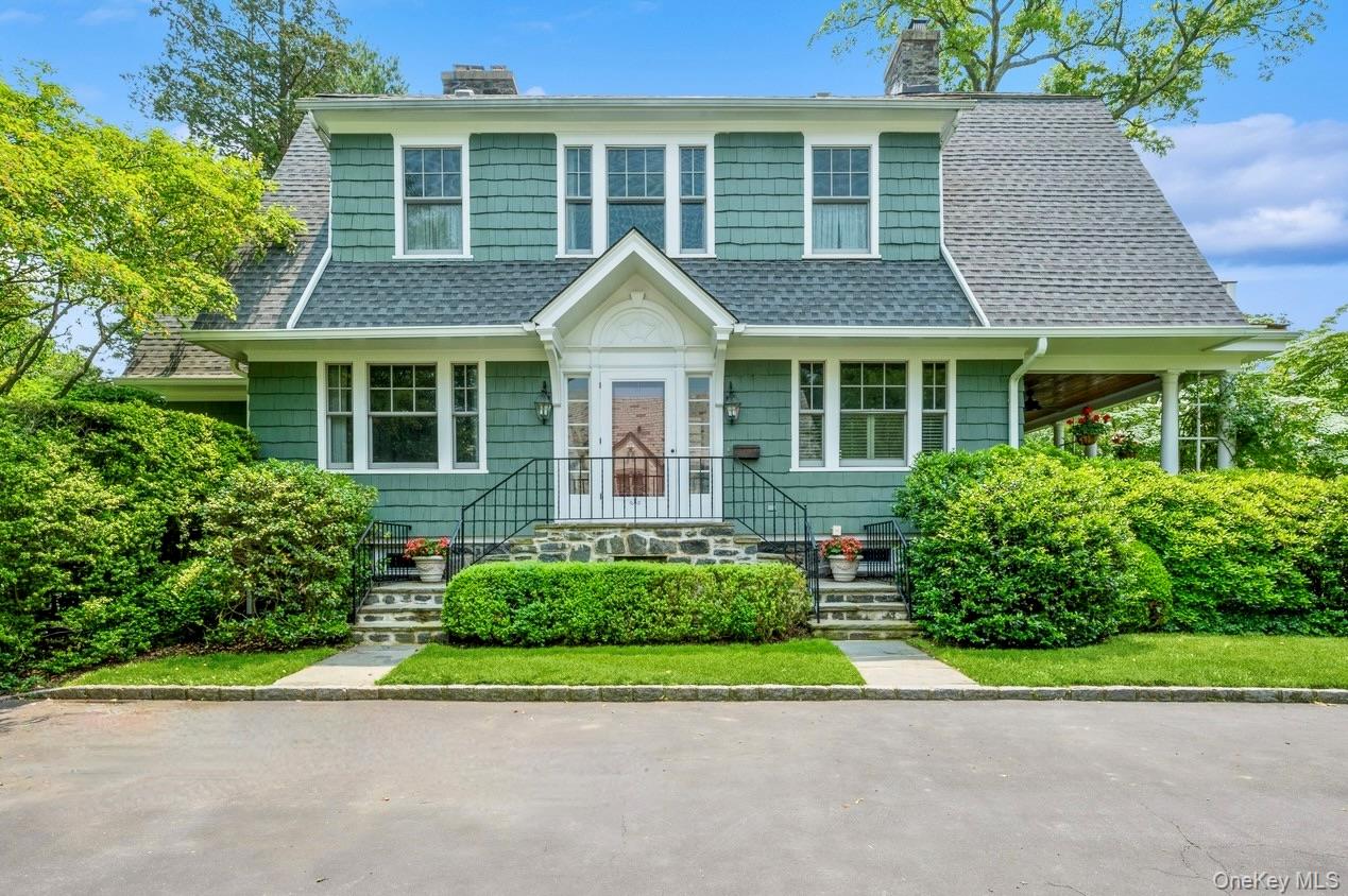 31 Emerson is Larchmont at it's best! Walk to the farmer's market, train, schools and town! Nestled in the Poets neighborhood on a tree-lined street with sidewalks.
