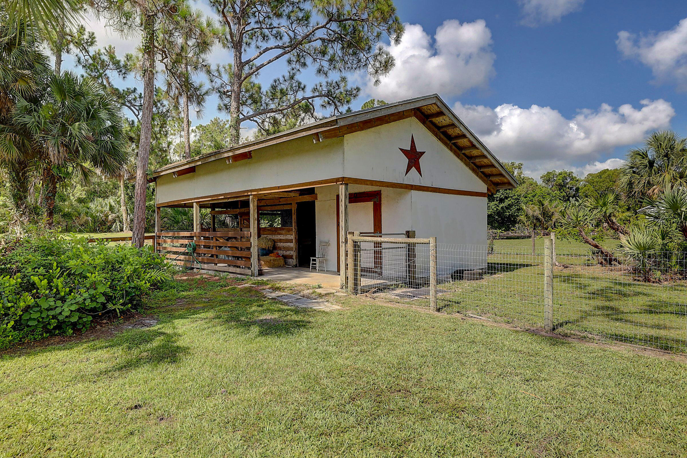 11844 165th Road North Jupiter, FL 33478 - Photo 37 of 43 Barn