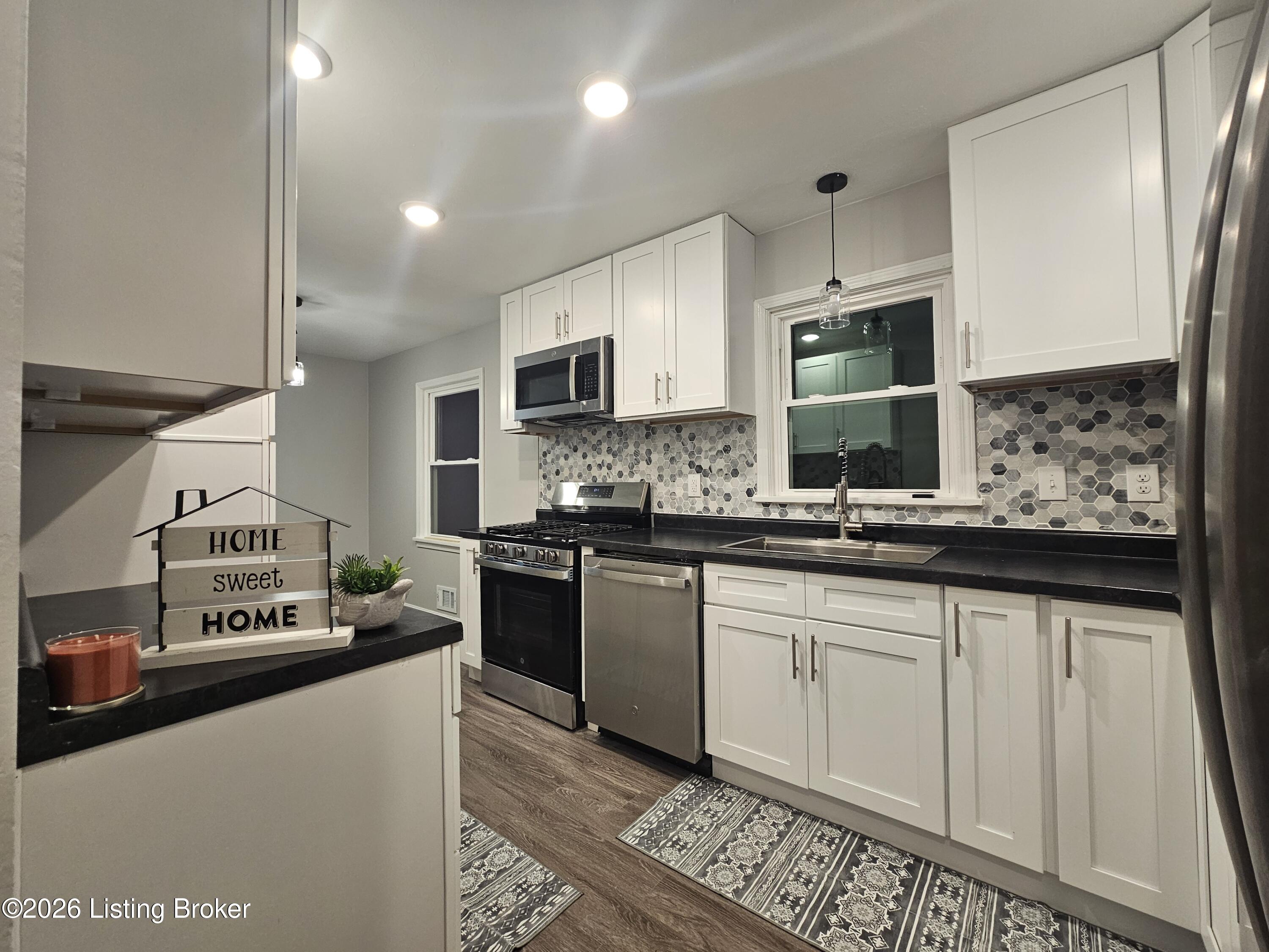 6719 Fernhaven Road Louisville, KY 40228 - Photo 9 of 26 Kitchen