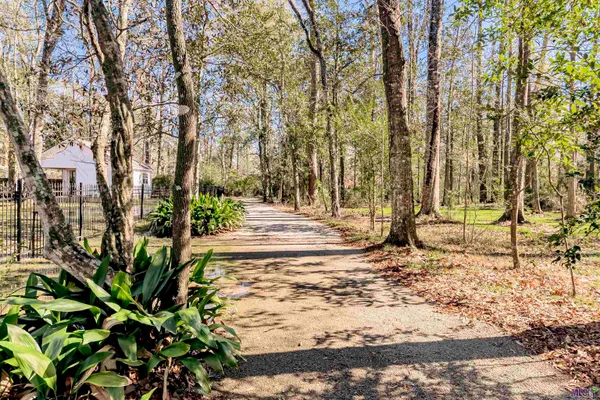 $749,900 | 19424 Creek Round Avenue, Baton Rouge, LA 70817