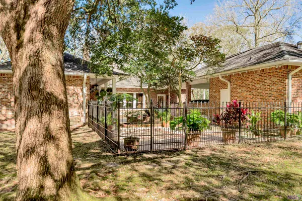 $749,900 | 19424 Creek Round Avenue, Baton Rouge, LA 70817