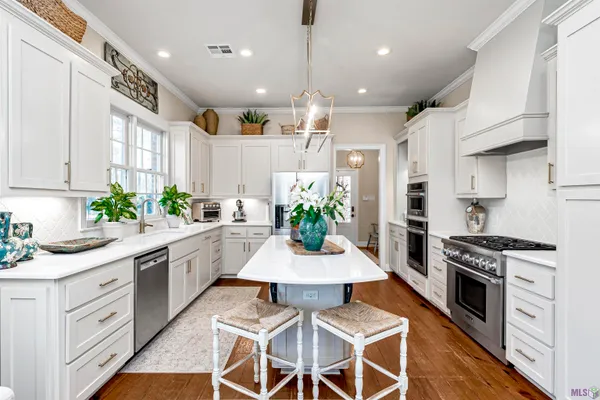 $749,900 | 19424 Creek Round Avenue, Baton Rouge, LA 70817