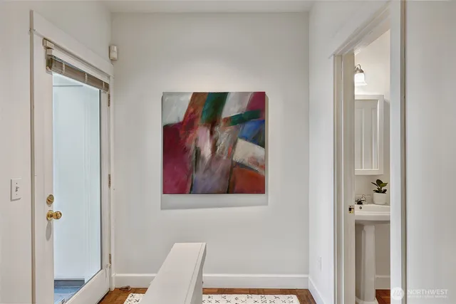 $579,000 | 410 Malden Avenue East, Unit B, Seattle, WA 98112