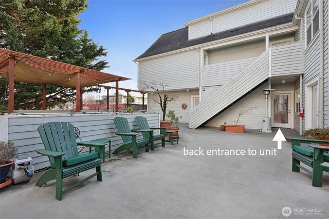 $579,000 | 410 Malden Avenue East, Unit B, Seattle, WA 98112