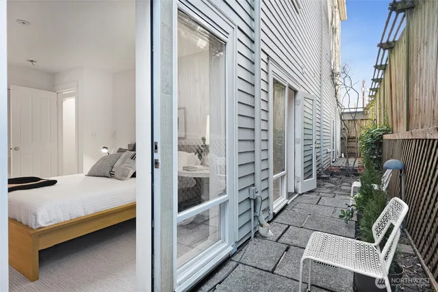 $579,000 | 410 Malden Avenue East, Unit B, Seattle, WA 98112